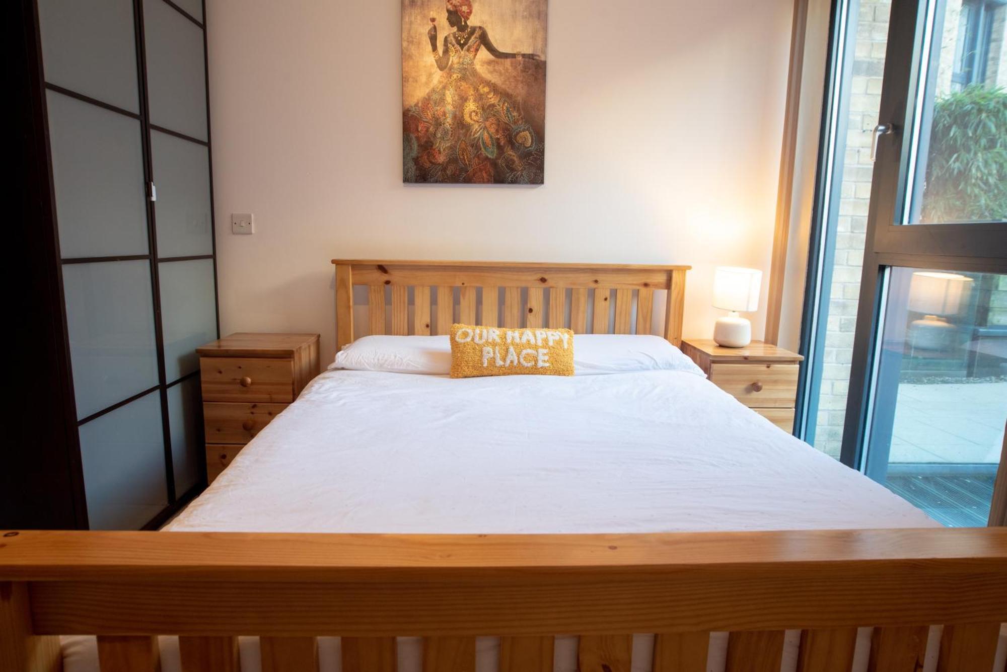 Two-Bedroom Luxury Apartment With Workspace, Free Secure Parking & Coffee Birmingham Ngoại thất bức ảnh