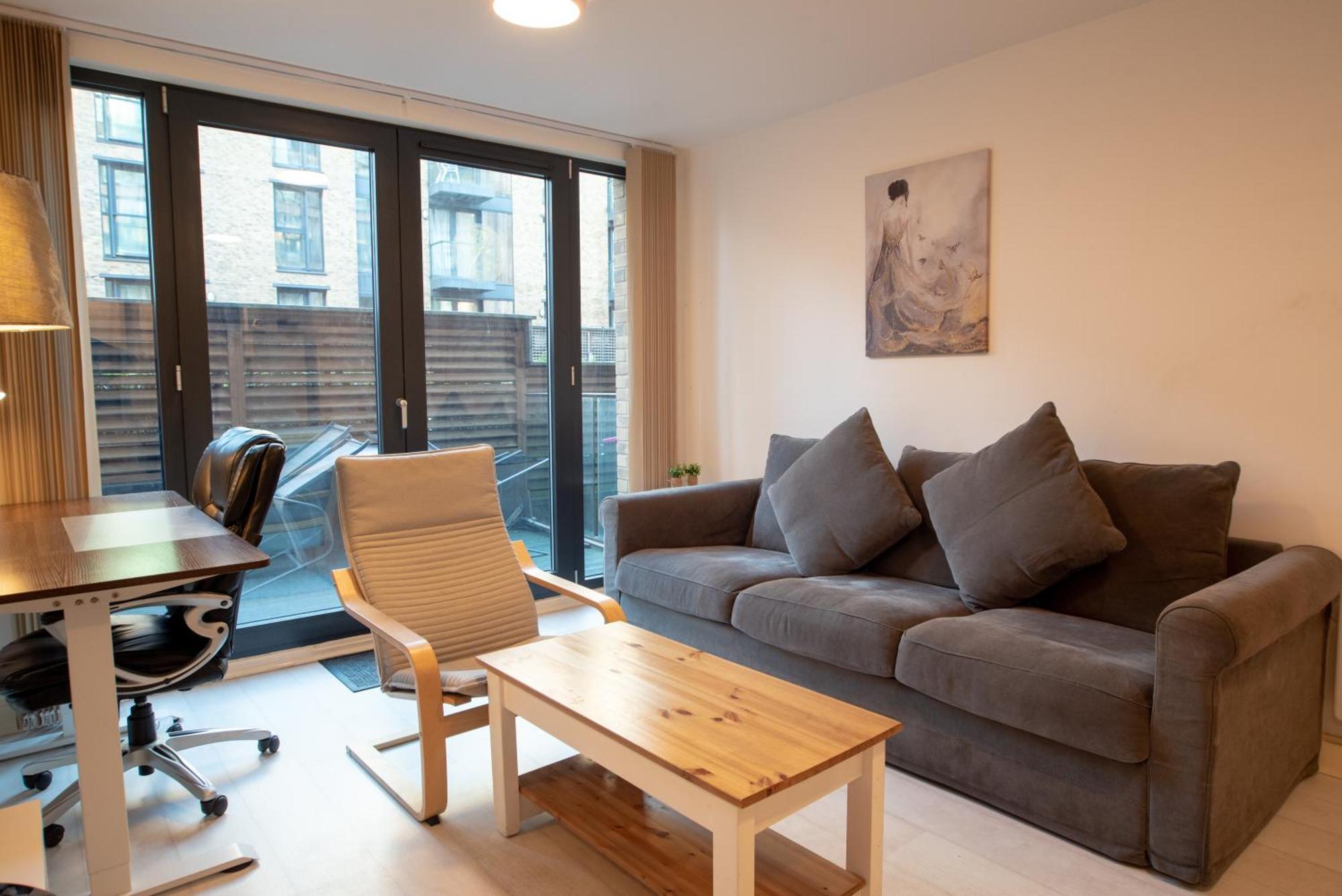 Two-Bedroom Luxury Apartment With Workspace, Free Secure Parking & Coffee Birmingham Ngoại thất bức ảnh